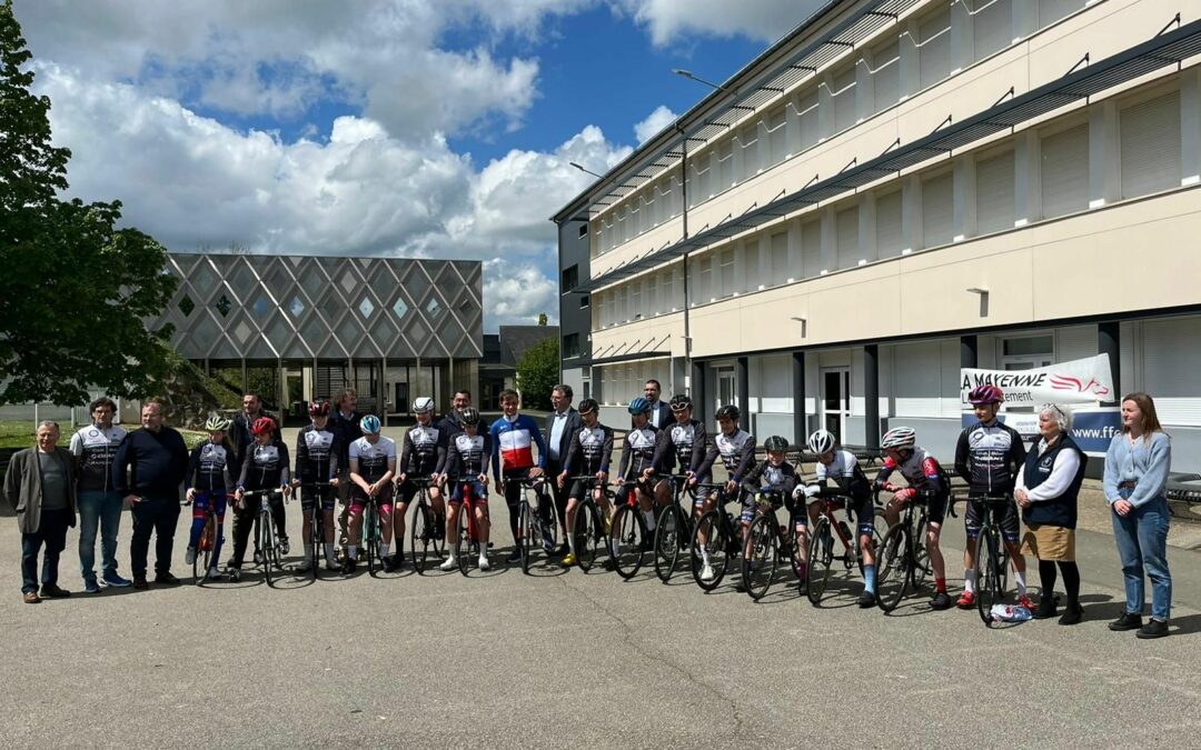 Visite de Valentin Madouas, parrain de la section Cyclisme